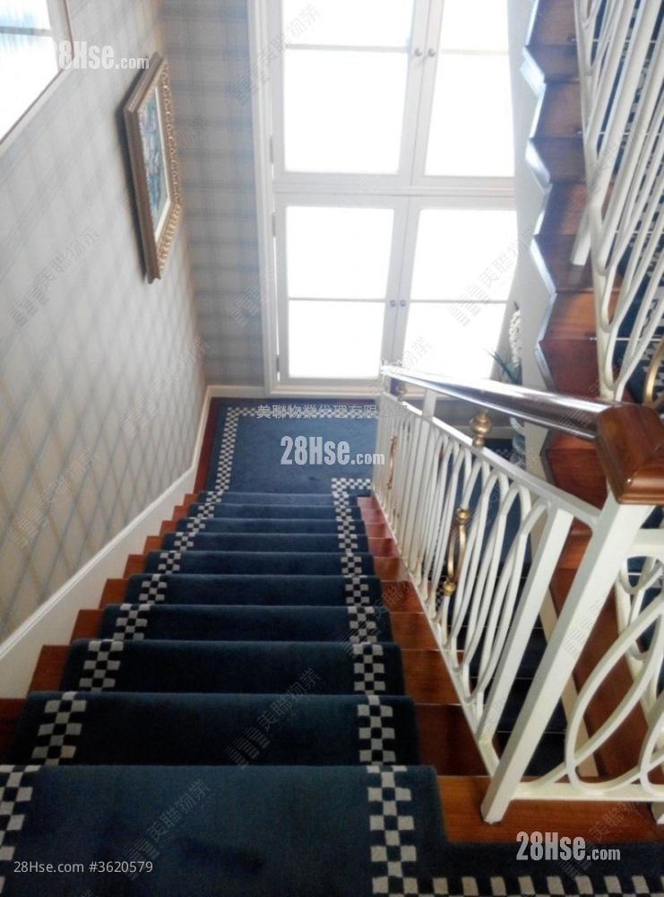 The Royal Oaks Sell 5+ Bedrooms 3,003 ft² The Royal Oaks Sell 5+ Bedrooms 3,003 ft²