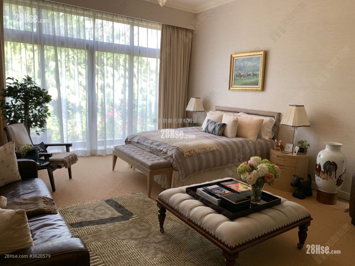 The Royal Oaks Sell 5+ Bedrooms 3,003 ft² The Royal Oaks Sell 5+ Bedrooms 3,003 ft²