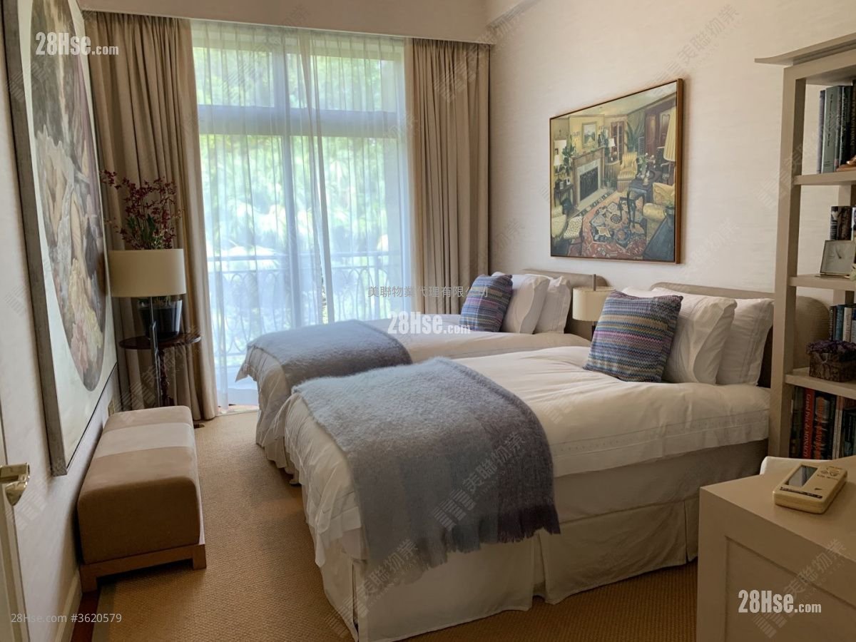 The Royal Oaks Sell 5+ Bedrooms 3,003 ft² The Royal Oaks Sell 5+ Bedrooms 3,003 ft²