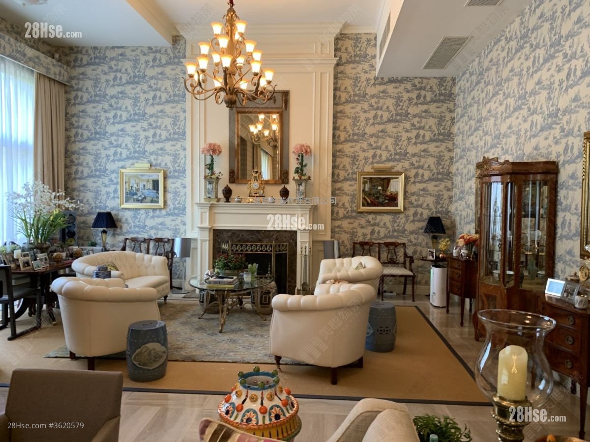 The Royal Oaks Sell 5+ Bedrooms 3,003 ft² The Royal Oaks Sell 5+ Bedrooms 3,003 ft²