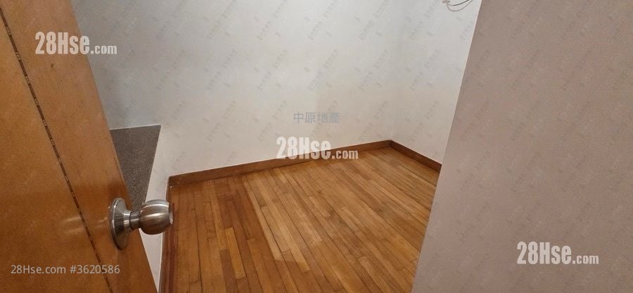 Kingswood Villas Sell 2 Bedrooms 441 ft² Kingswood Villas Sell 2 Bedrooms 441 ft²