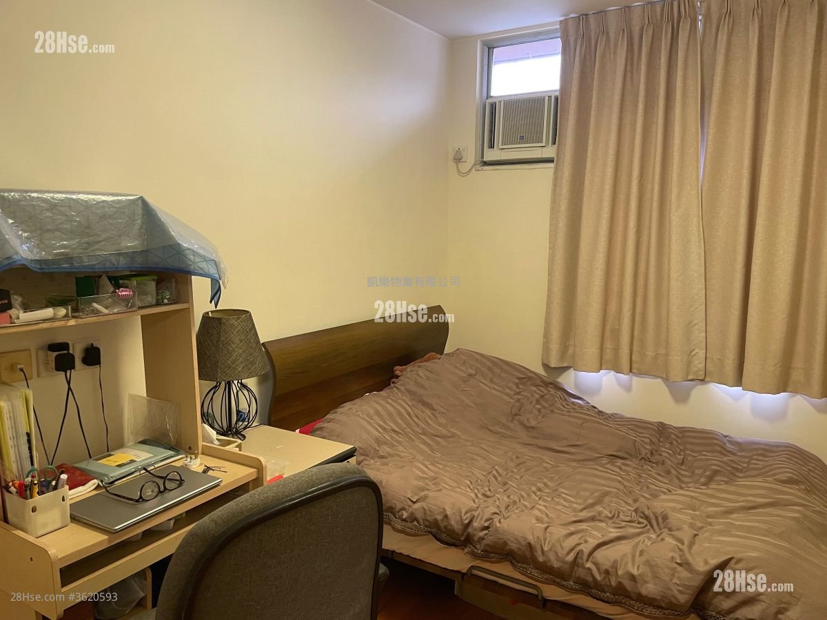 Kwun Hei Court Sell 3 Bedrooms , 1 Bathroom 601 ft² Kwun Hei Court Sell 3 Bedrooms , 1 Bathroom 601 ft²