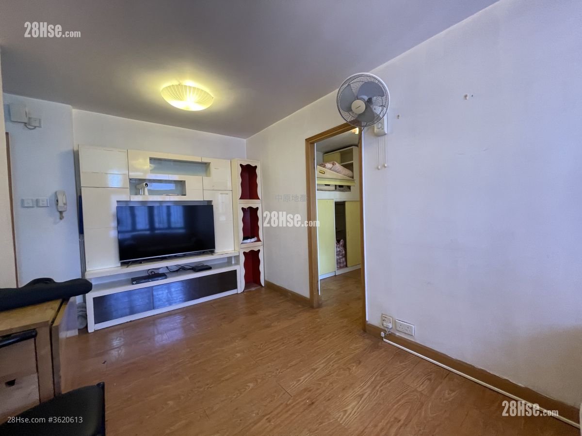 Yan Shing Court Sell 2 Bedrooms , 1 Bathroom 401 ft²