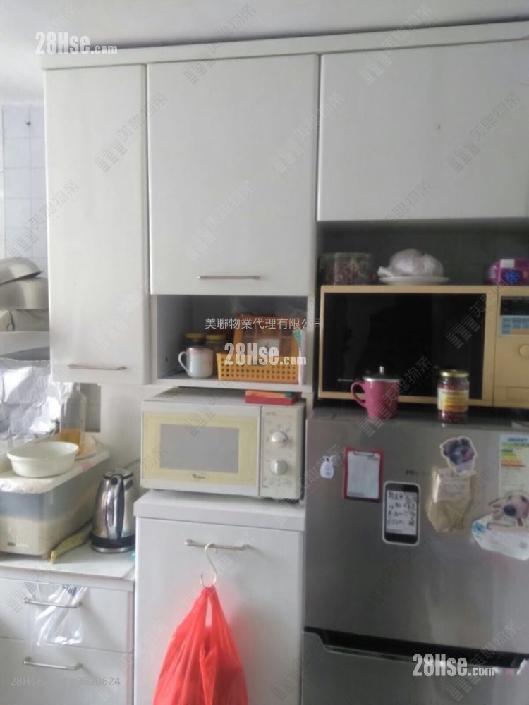 Yan Shing Court Sell 2 Bedrooms 401 ft² Yan Shing Court Sell 2 Bedrooms 401 ft²