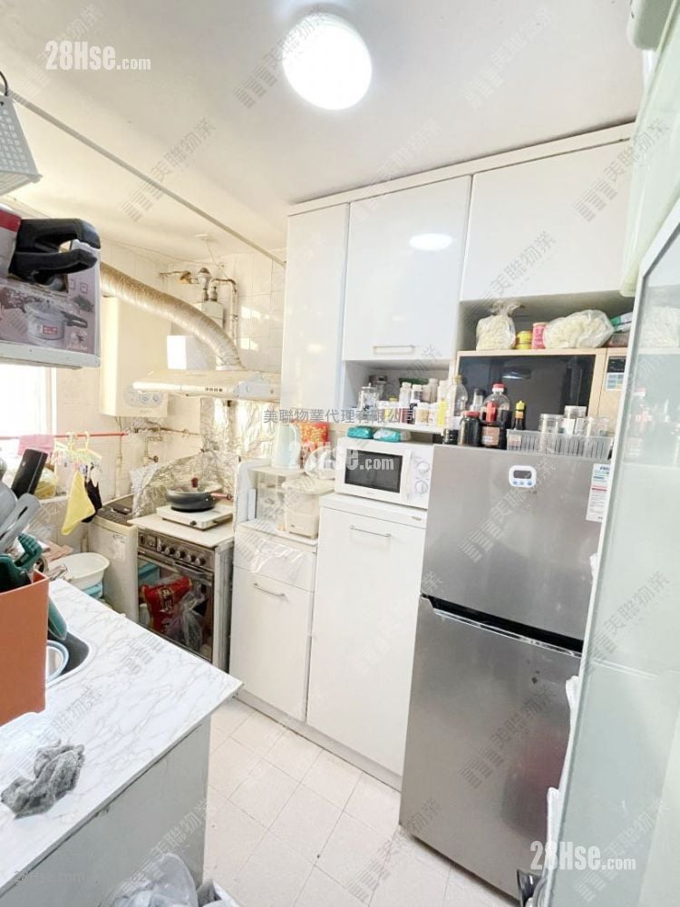 Yan Shing Court Sell 2 Bedrooms 401 ft² Yan Shing Court Sell 2 Bedrooms 401 ft²