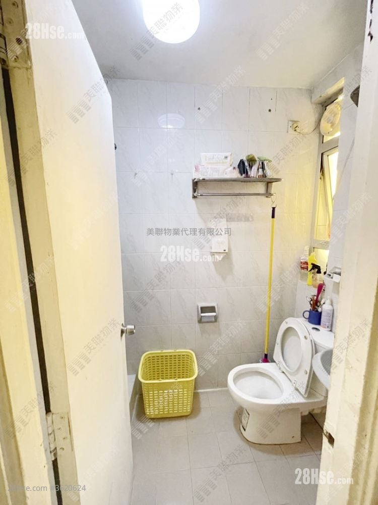 Yan Shing Court Sell 2 Bedrooms 401 ft² Yan Shing Court Sell 2 Bedrooms 401 ft²