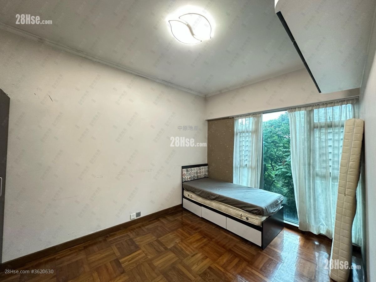 Woodland Crest Sell 3 Bedrooms , 2 Bathrooms 942 ft² Woodland Crest Sell 3 Bedrooms , 2 Bathrooms 942 ft²