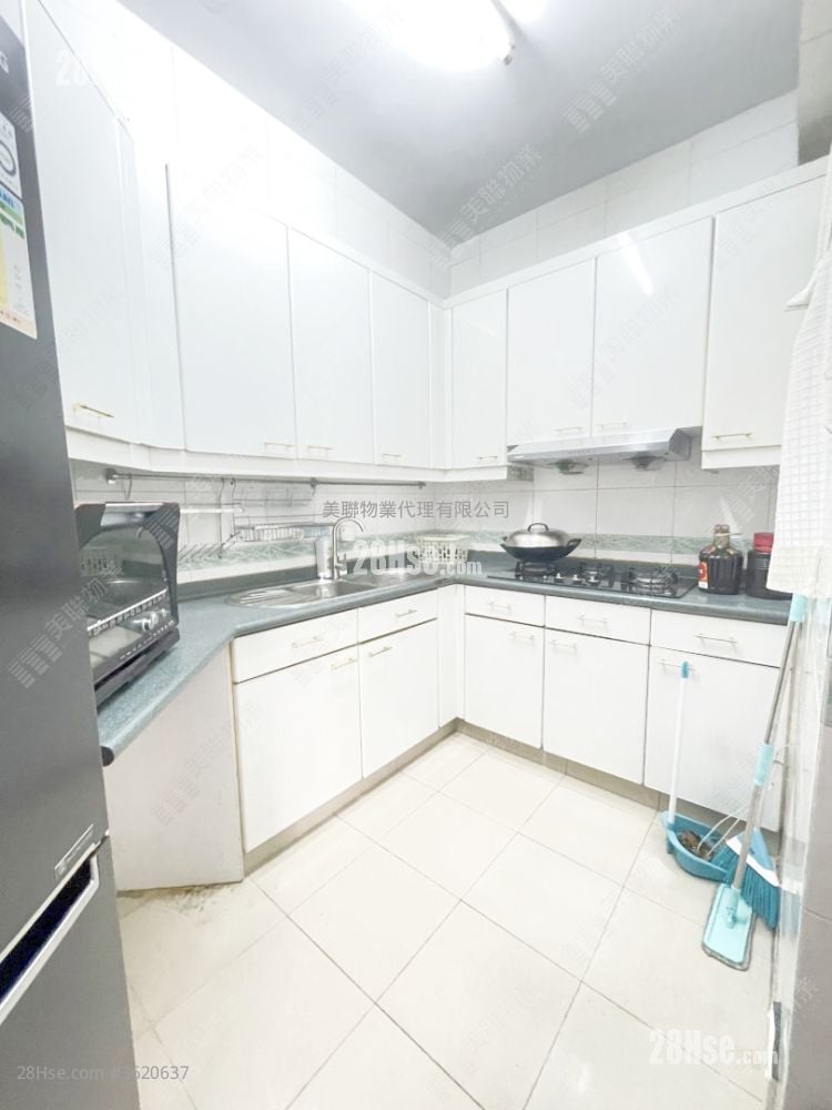 Woodland Crest Sell 3 Bedrooms , 2 Bathrooms 942 ft² Woodland Crest Sell 3 Bedrooms , 2 Bathrooms 942 ft²