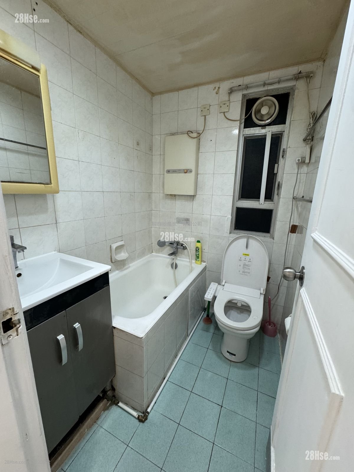 Scenery Court Rental 2 Bedrooms 375 ft² Scenery Court Rental 2 Bedrooms 375 ft²