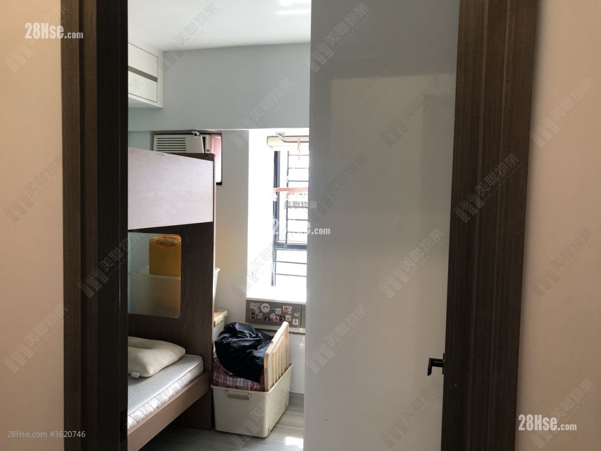 Sun Yuen Long Centre Sell 3 Bedrooms , 1 Bathroom 639 ft² Sun Yuen Long Centre Sell 3 Bedrooms , 1 Bathroom 639 ft²