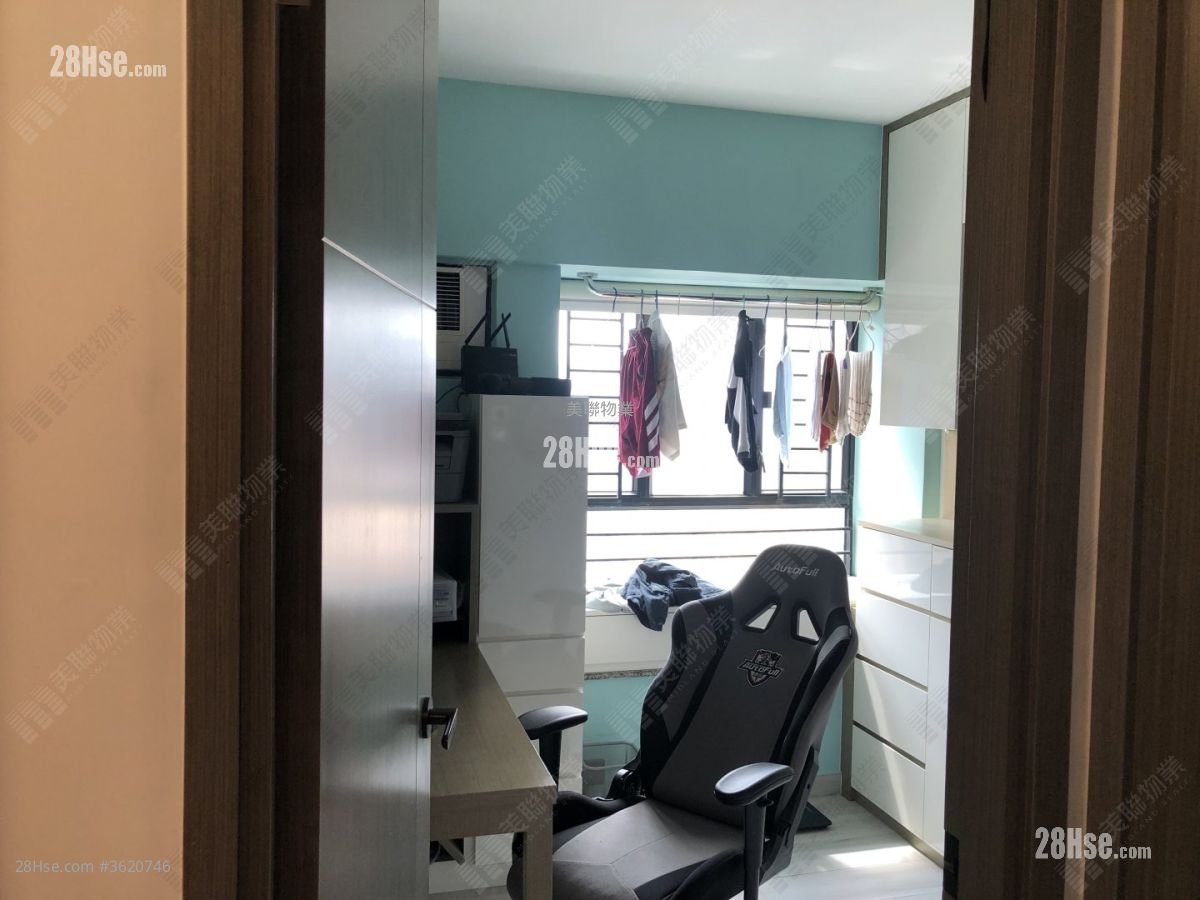 Sun Yuen Long Centre Sell 3 Bedrooms , 1 Bathroom 639 ft² Sun Yuen Long Centre Sell 3 Bedrooms , 1 Bathroom 639 ft²