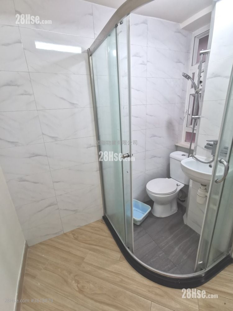 Lung Man Building Rental 4 Bedrooms , 2 Bathrooms 1,109 ft² Lung Man Building Rental 4 Bedrooms , 2 Bathrooms 1,109 ft²