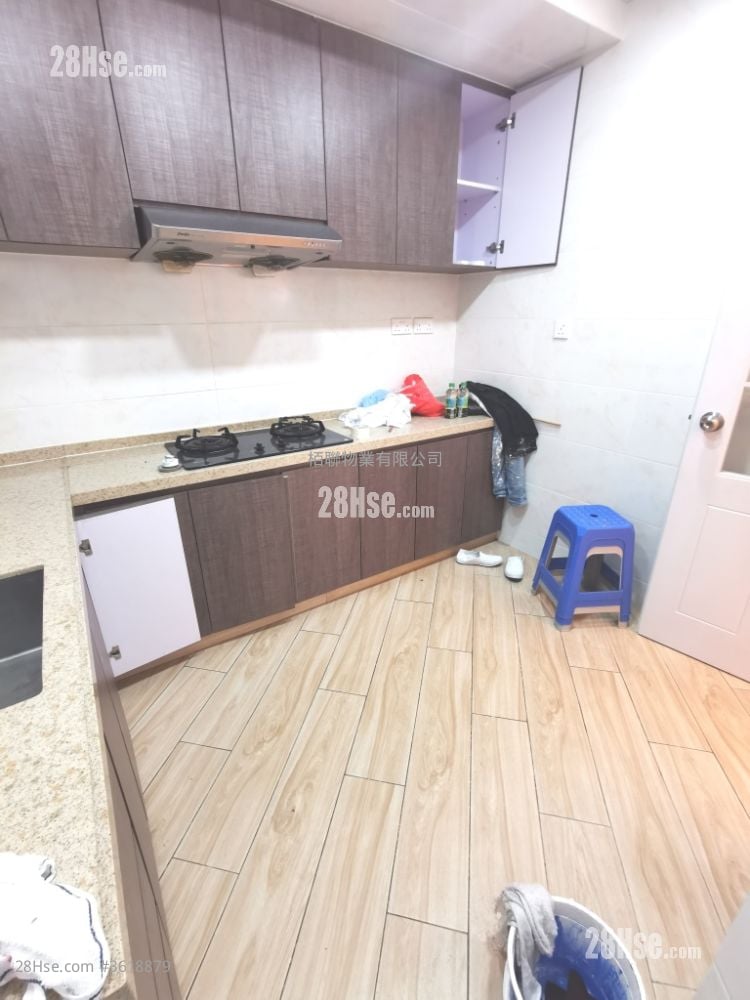 Lung Man Building Rental 4 Bedrooms , 2 Bathrooms 1,109 ft² Lung Man Building Rental 4 Bedrooms , 2 Bathrooms 1,109 ft²