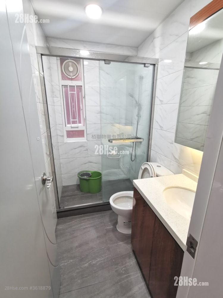 Lung Man Building Rental 4 Bedrooms , 2 Bathrooms 1,109 ft² Lung Man Building Rental 4 Bedrooms , 2 Bathrooms 1,109 ft²