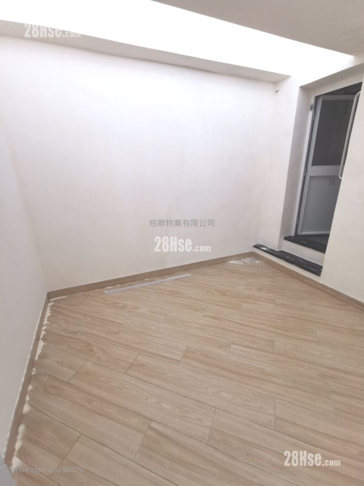 Lung Man Building Rental 4 Bedrooms , 2 Bathrooms 1,109 ft² Lung Man Building Rental 4 Bedrooms , 2 Bathrooms 1,109 ft²