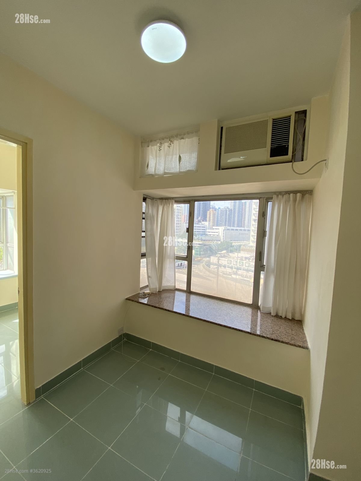 屯門市廣場 租盤 2 房 , 1 浴室 363 平方呎 屯門市廣場 租盤 2 房 , 1 浴室 363 平方呎