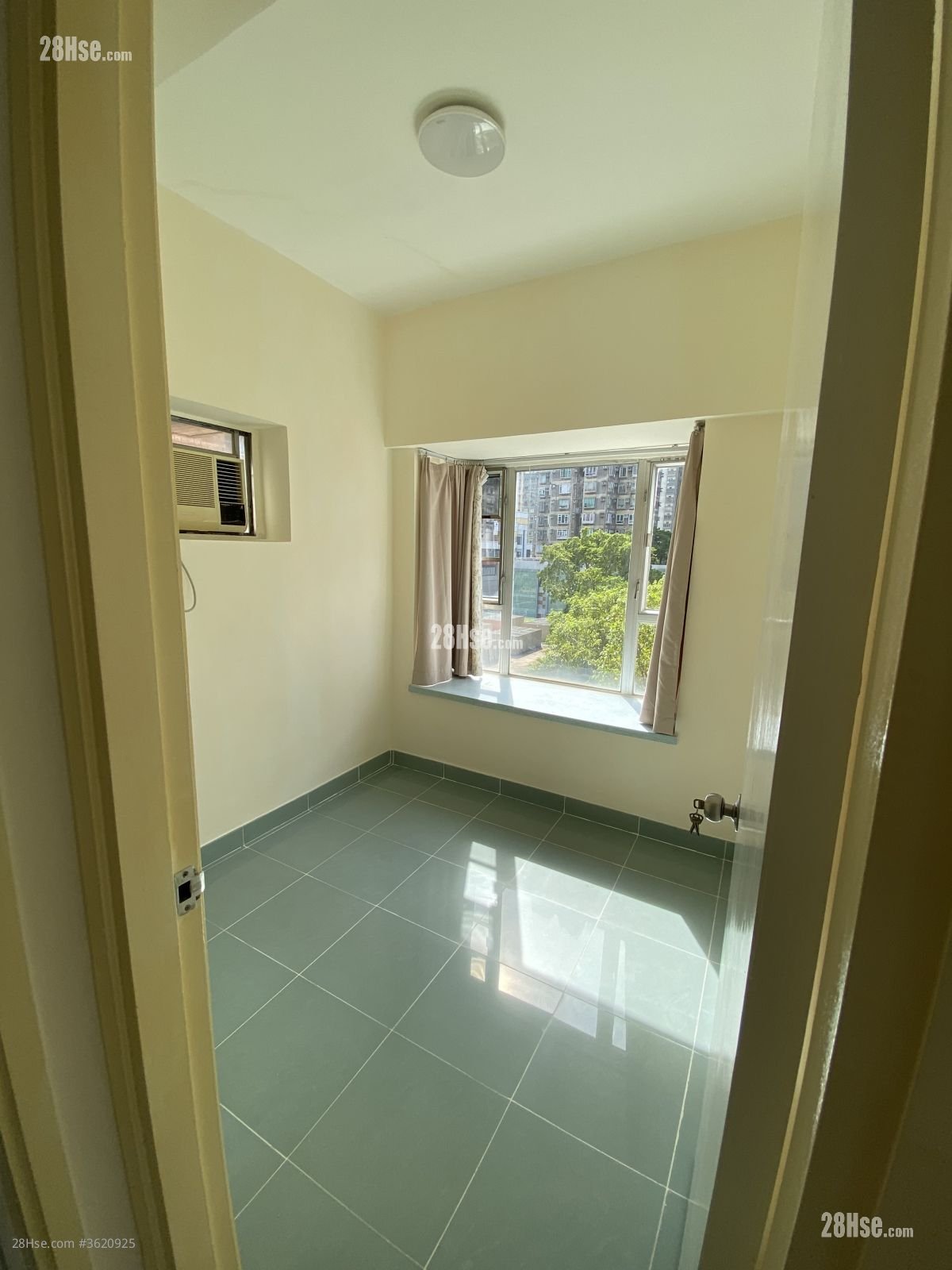 屯門市廣場 租盤 2 房 , 1 浴室 363 平方呎 屯門市廣場 租盤 2 房 , 1 浴室 363 平方呎