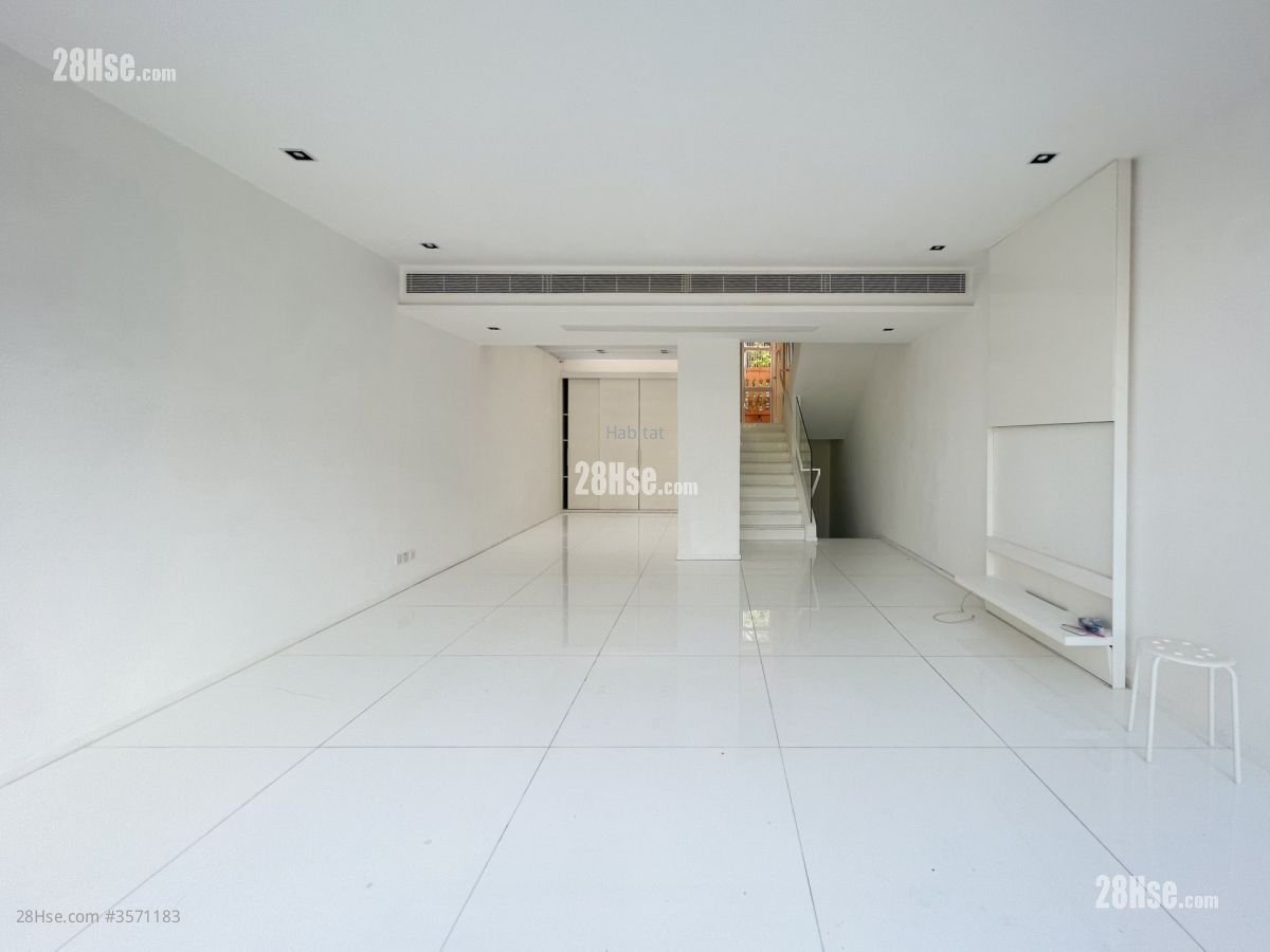 Stanley Court Sell 4 Bedrooms , 3 Bathrooms 2,058 ft² Stanley Court Sell 4 Bedrooms , 3 Bathrooms 2,058 ft²