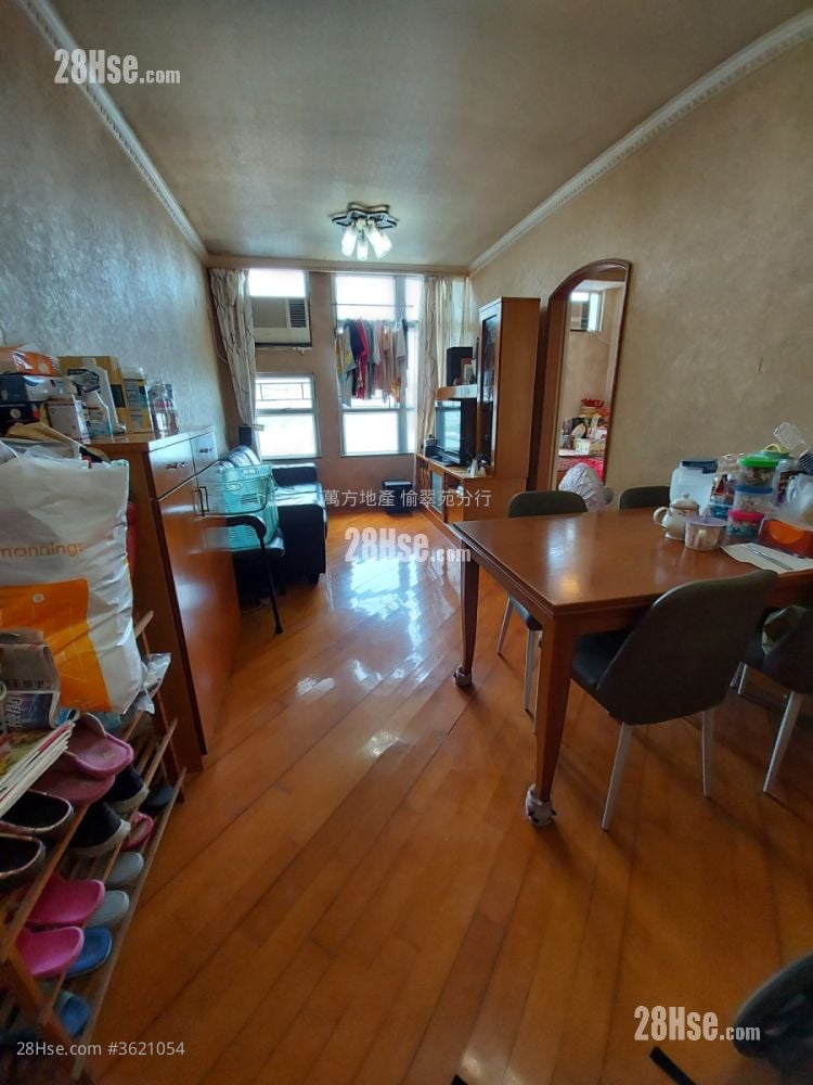 锦泰苑 售盘 3 房 , 2 浴室 650 平方尺 锦泰苑 售盘 3 房 , 2 浴室 650 平方尺