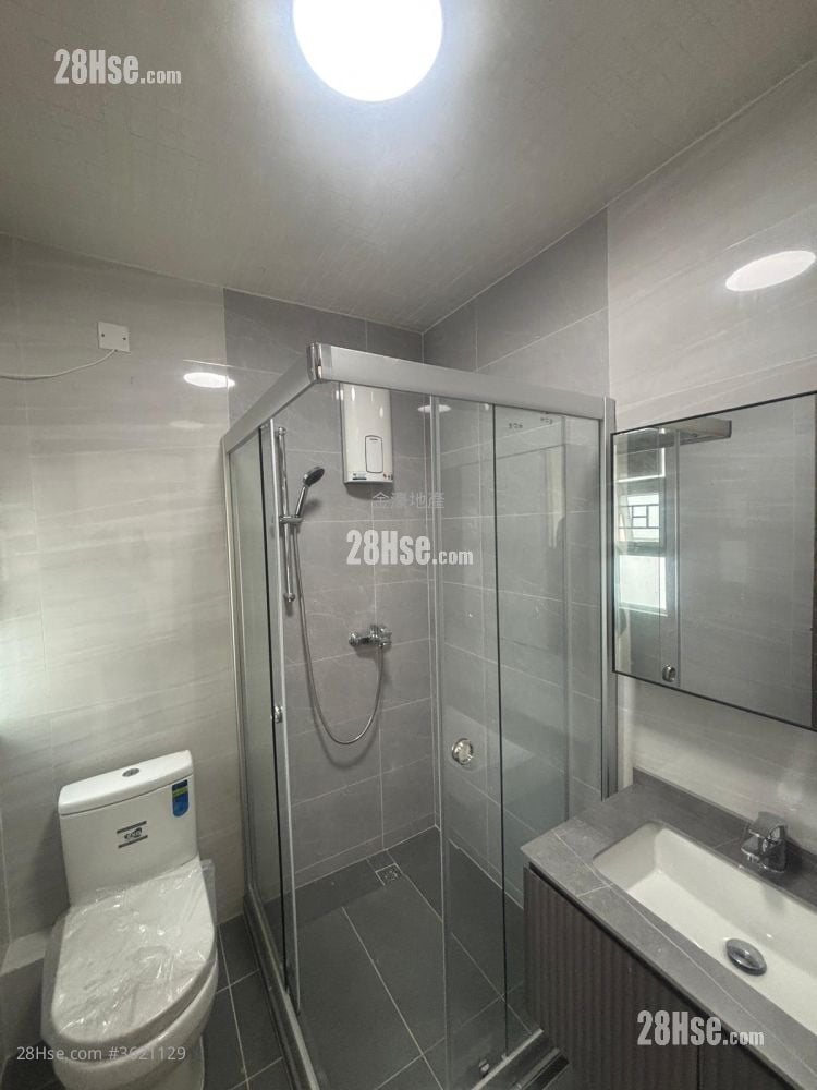 Village Rental 3 Bedrooms , 1 Bathroom 700 ft² Village Rental 3 Bedrooms , 1 Bathroom 700 ft²