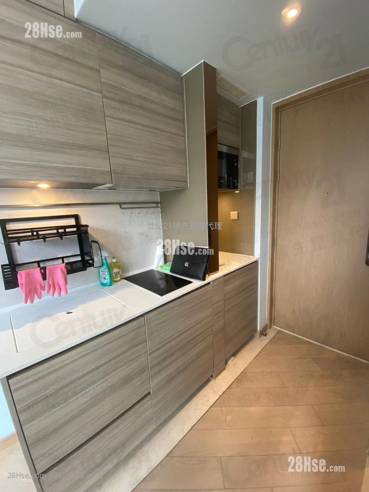 Axis Sell Studio , 1 Bathroom 212 ft² Axis Sell Studio , 1 Bathroom 212 ft²