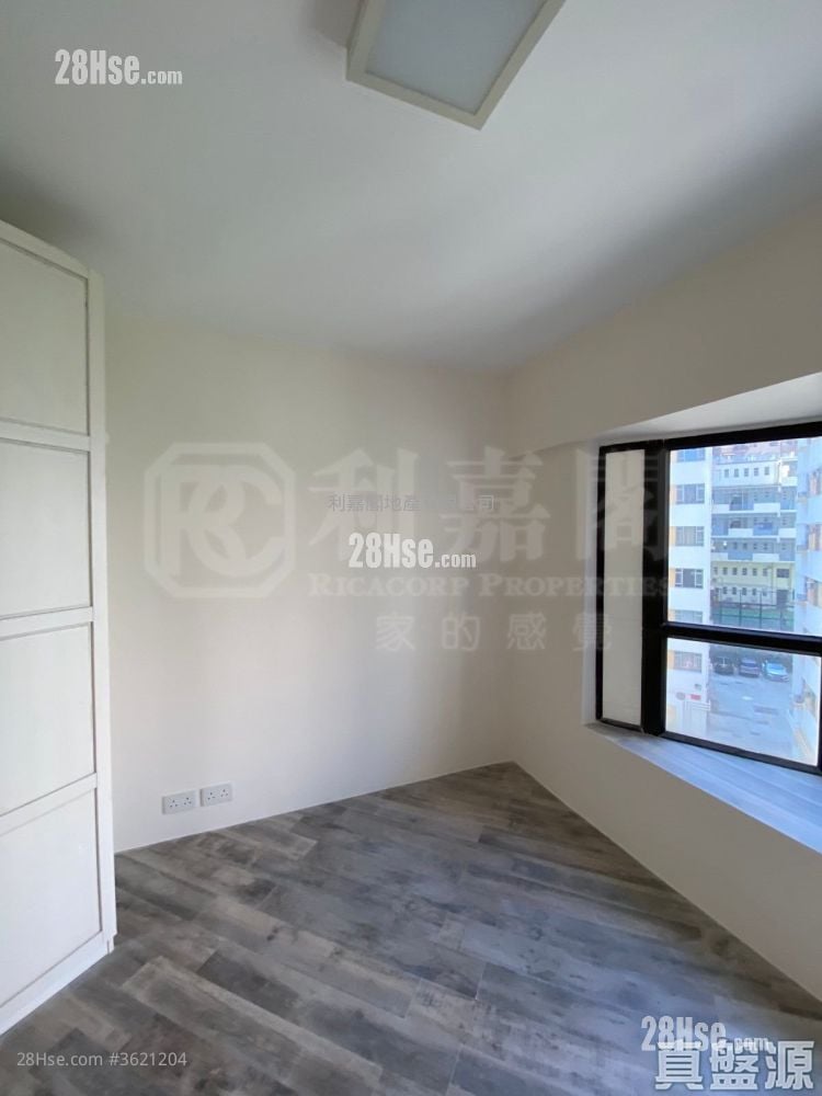 Euston Court Sell 2 Bedrooms 587 ft² Euston Court Sell 2 Bedrooms 587 ft²