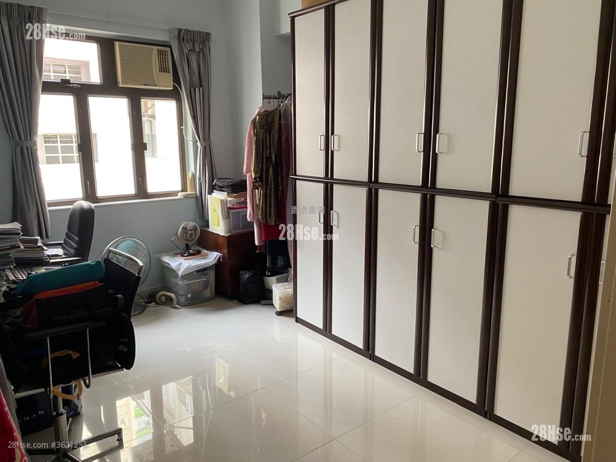 Victoria Court Sell 3 Bedrooms , 2 Bathrooms 1,592 ft² Victoria Court Sell 3 Bedrooms , 2 Bathrooms 1,592 ft²