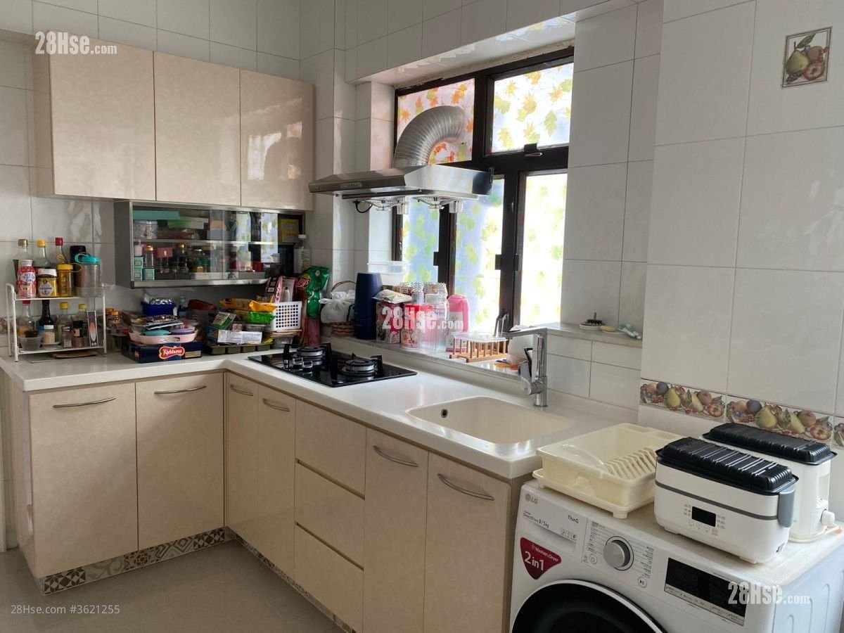 Victoria Court Sell 3 Bedrooms , 2 Bathrooms 1,592 ft² Victoria Court Sell 3 Bedrooms , 2 Bathrooms 1,592 ft²