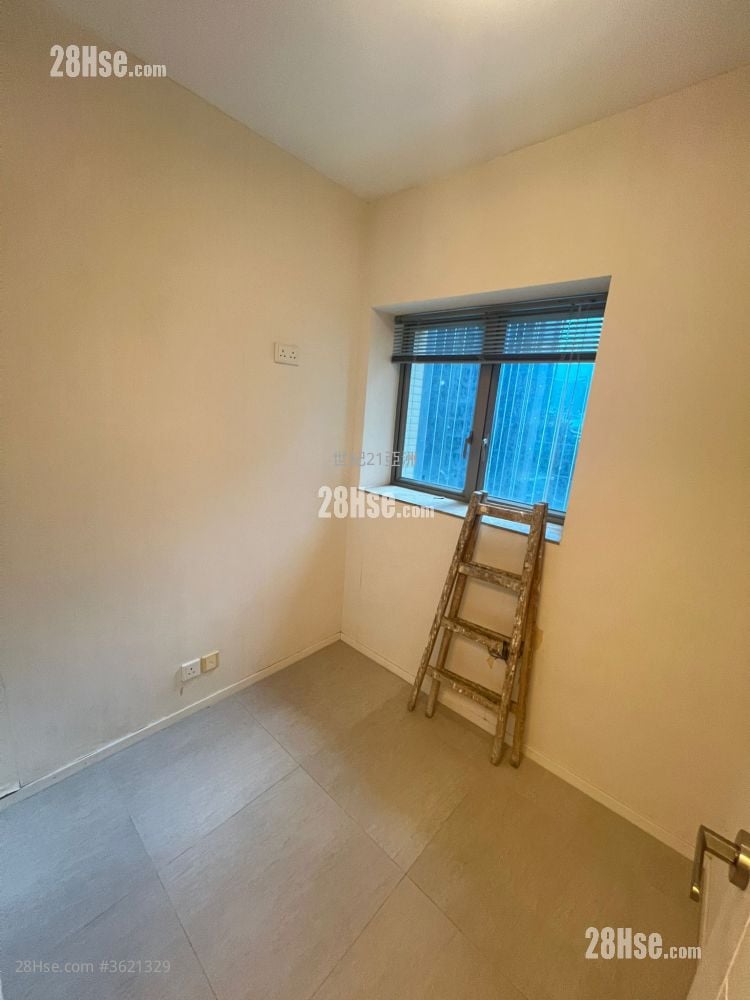 The Zenith Sell 3 Bedrooms , 2 Bathrooms 607 ft² The Zenith Sell 3 Bedrooms , 2 Bathrooms 607 ft²