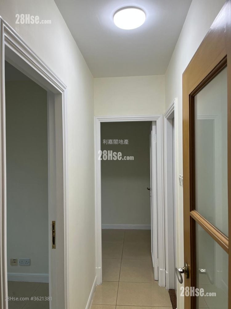 Sky Tower Rental 520 ft² Sky Tower Rental 520 ft²