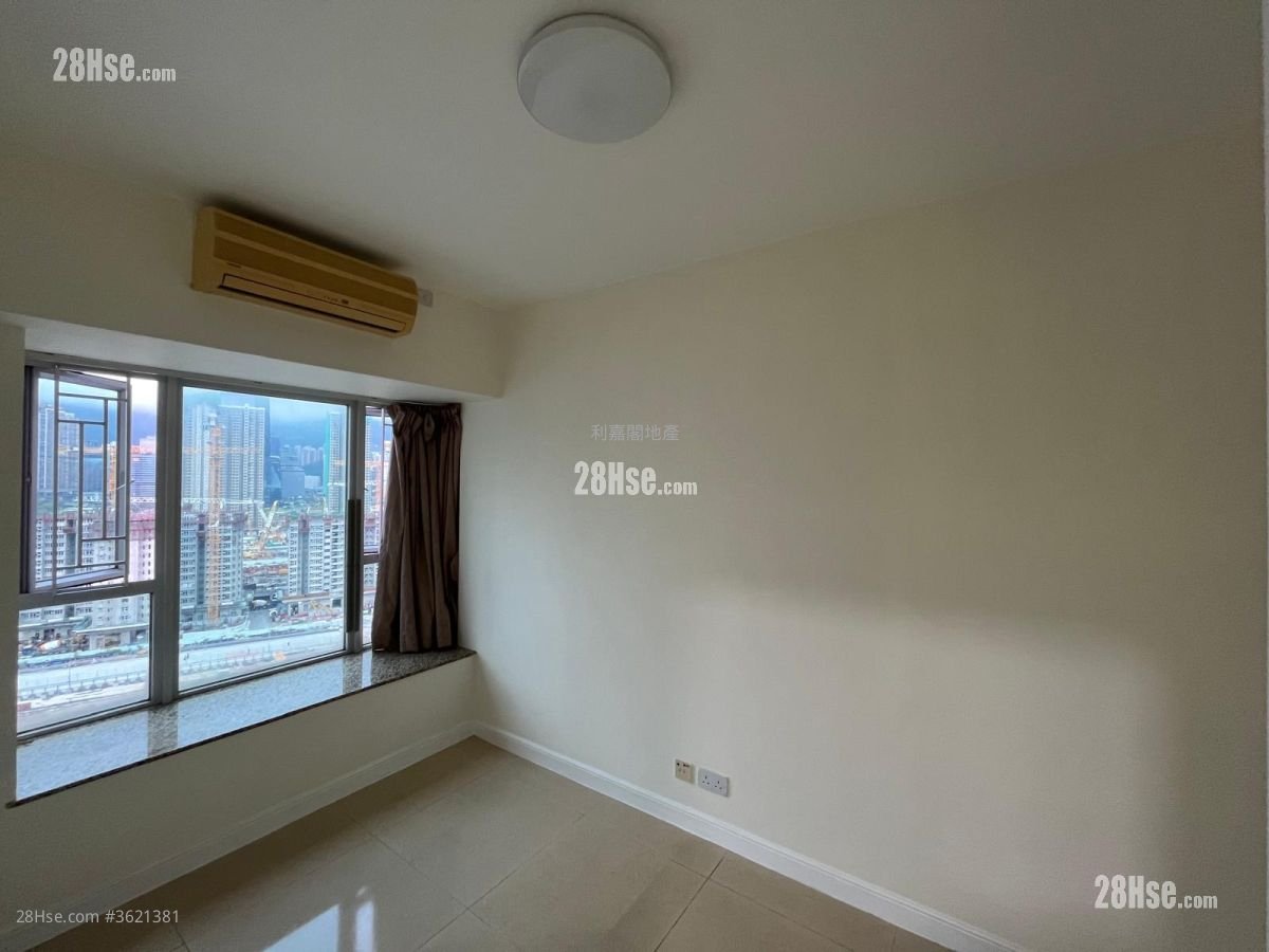Sky Tower Rental 520 ft² Sky Tower Rental 520 ft²