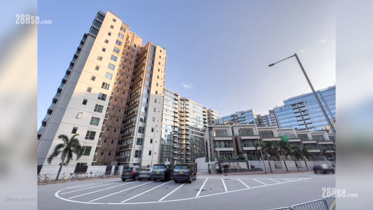 The Horizon 海日湾, 位于科进路18号,提供667个单位,包括8幢别墅及659个分层户,别墅面积超过4,000平方尺;而分层单位的面积介乎450 至1,540平方尺,间隔为1房至4房。 The Horizon 海日湾, 位于科进路18号,提供667个单位,包括8幢别墅及659个分层户,别墅面积超过4,000平方尺;而分层单位的面积介乎450 至1,540平方尺,间隔为1房至4房。