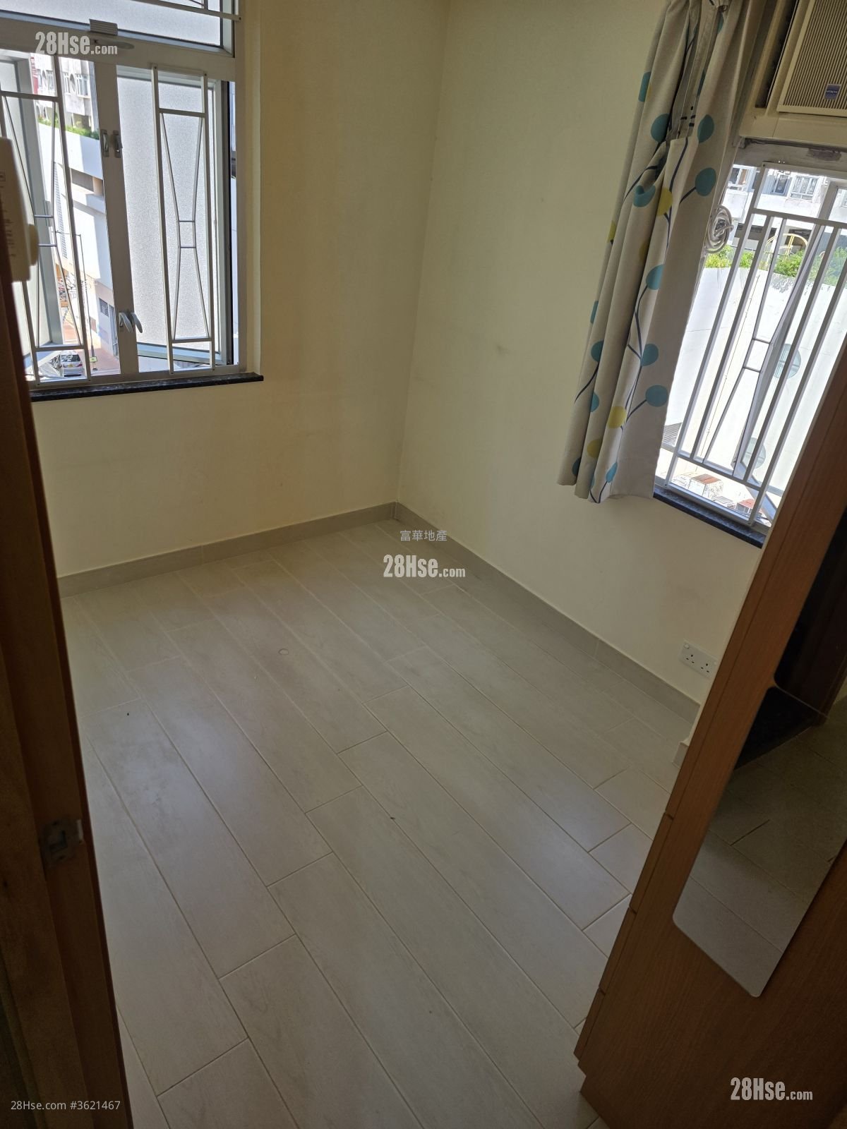 Wing Shun Building Sell 2 Bedrooms , 1 Bathroom 361 ft² Wing Shun Building Sell 2 Bedrooms , 1 Bathroom 361 ft²
