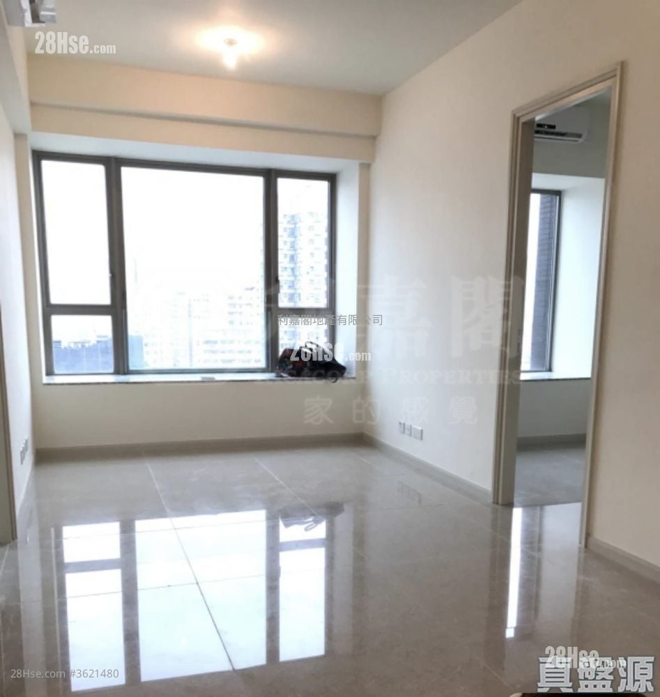 Yuccie Square Sell 2 Bedrooms , 1 Bathroom 426 ft² Yuccie Square Sell 2 Bedrooms , 1 Bathroom 426 ft²