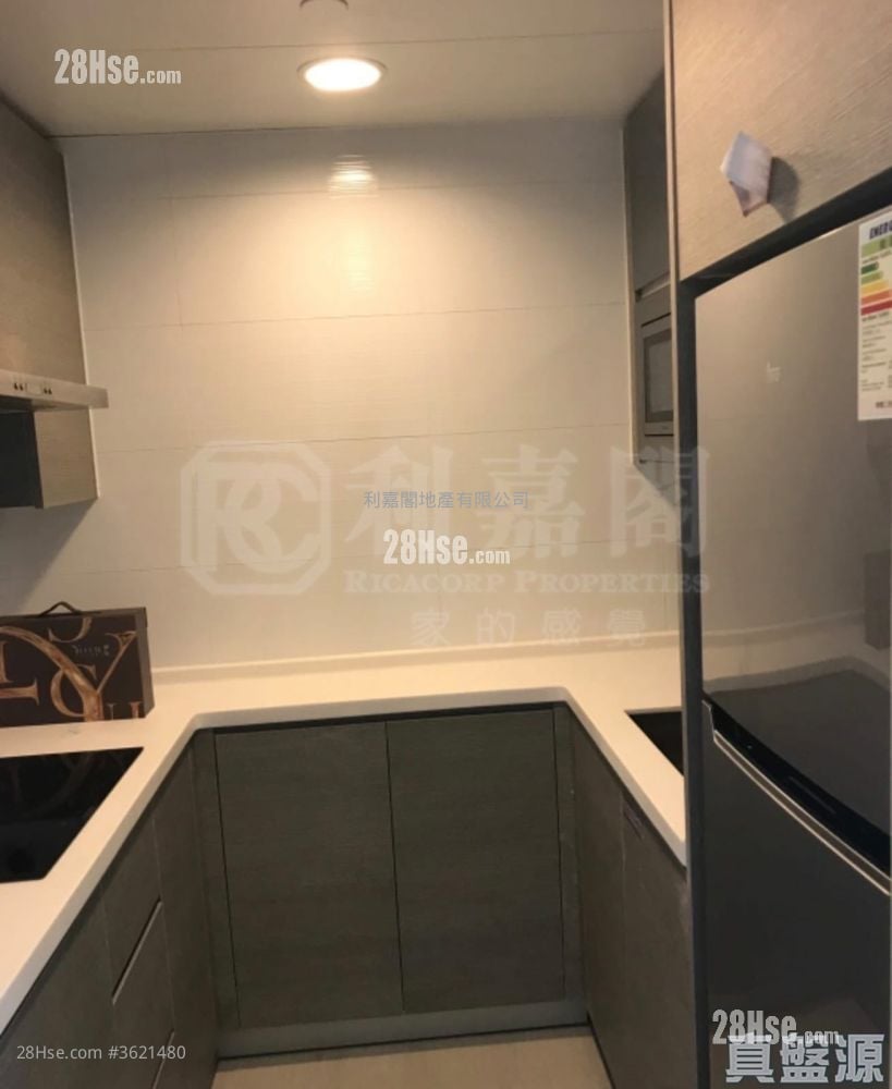 Yuccie Square Sell 2 Bedrooms , 1 Bathroom 426 ft² Yuccie Square Sell 2 Bedrooms , 1 Bathroom 426 ft²