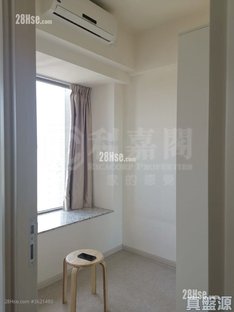Yuccie Square Sell 2 Bedrooms , 1 Bathroom 426 ft² Yuccie Square Sell 2 Bedrooms , 1 Bathroom 426 ft²