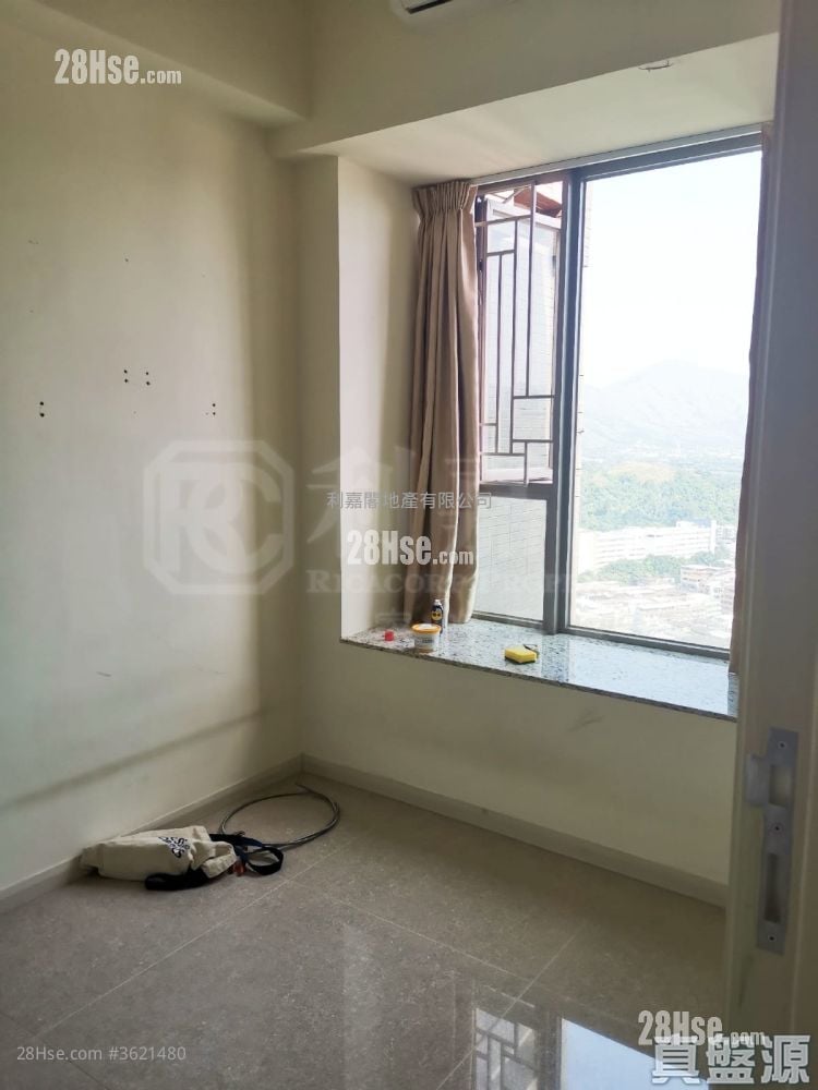 Yuccie Square Sell 2 Bedrooms , 1 Bathroom 426 ft² Yuccie Square Sell 2 Bedrooms , 1 Bathroom 426 ft²