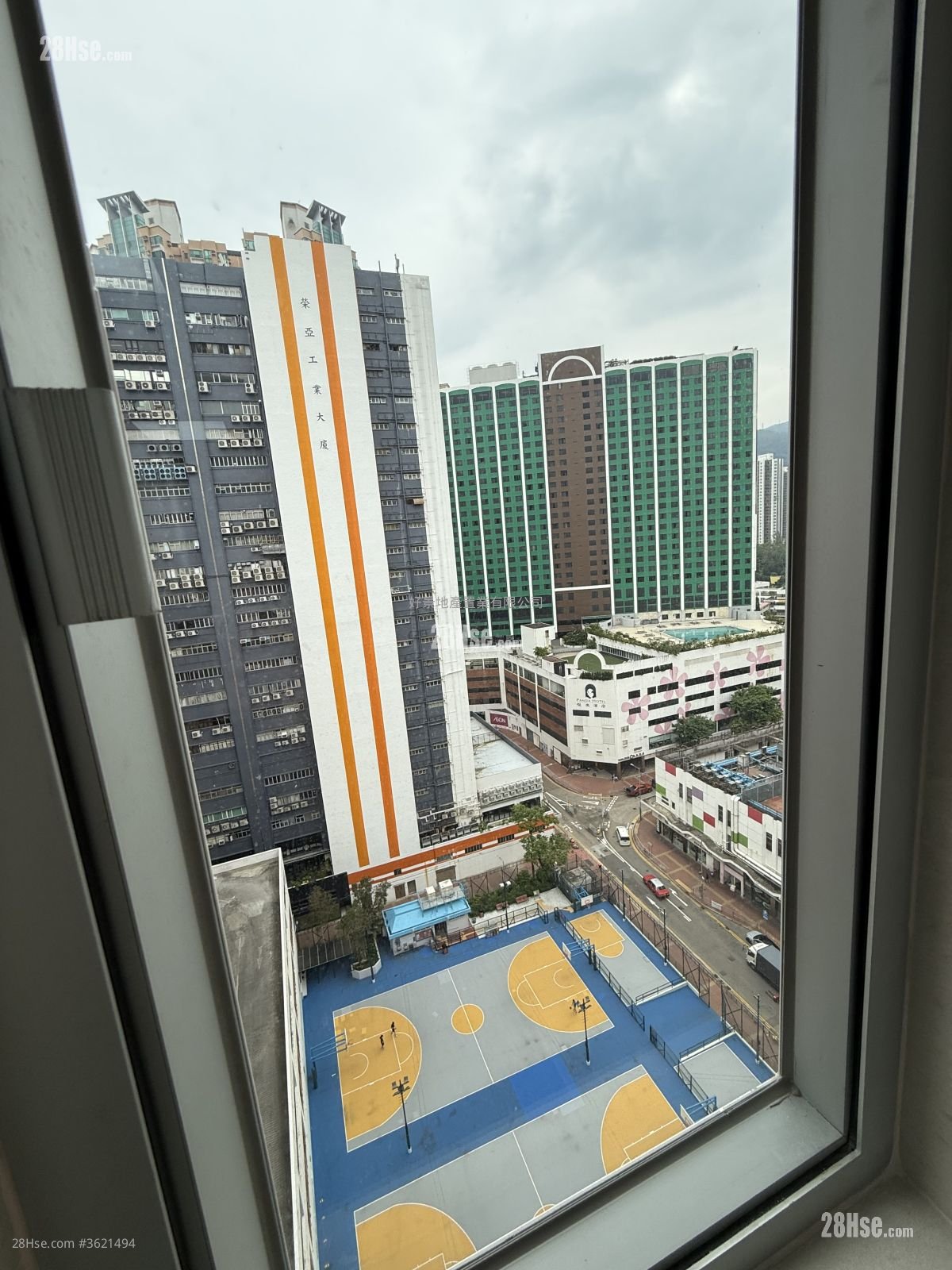 Po Yip Building Rental 210 ft² Po Yip Building Rental 210 ft²