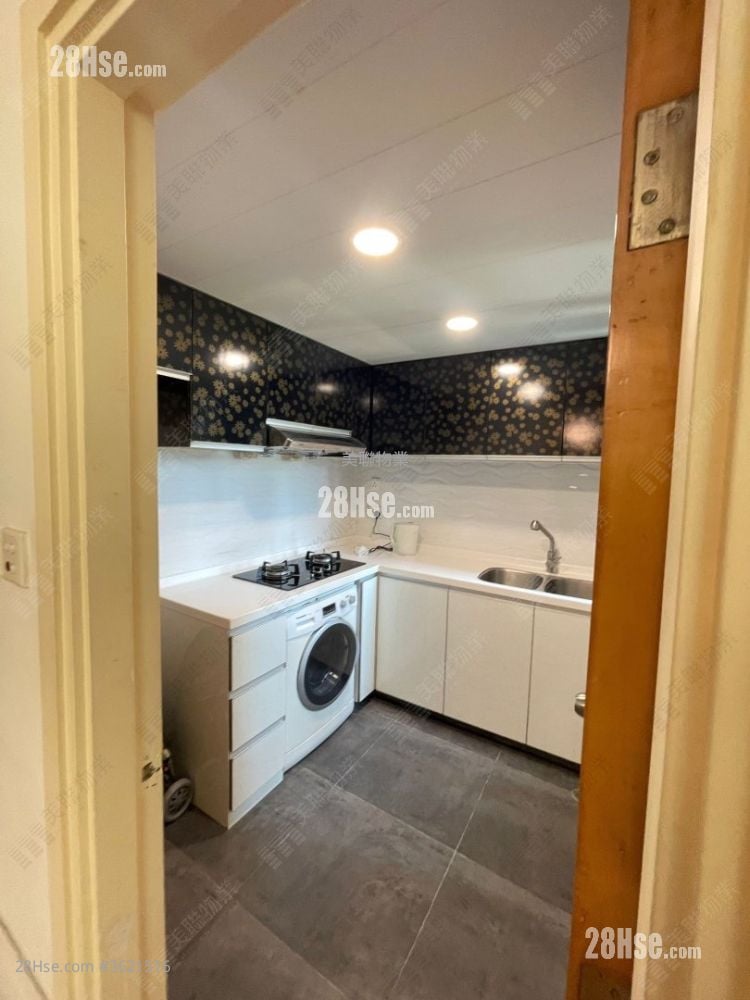 新宝城 售盘 3 房 , 1 浴室 561 平方尺 新宝城 售盘 3 房 , 1 浴室 561 平方尺