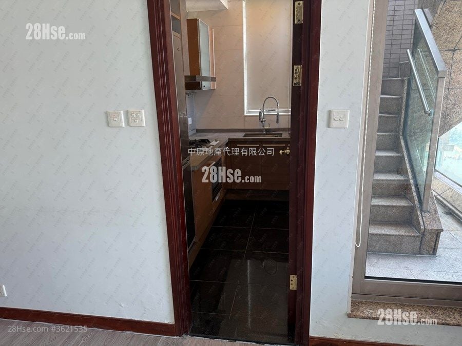 One Silversea Sell 3 Bedrooms 670 ft² One Silversea Sell 3 Bedrooms 670 ft²