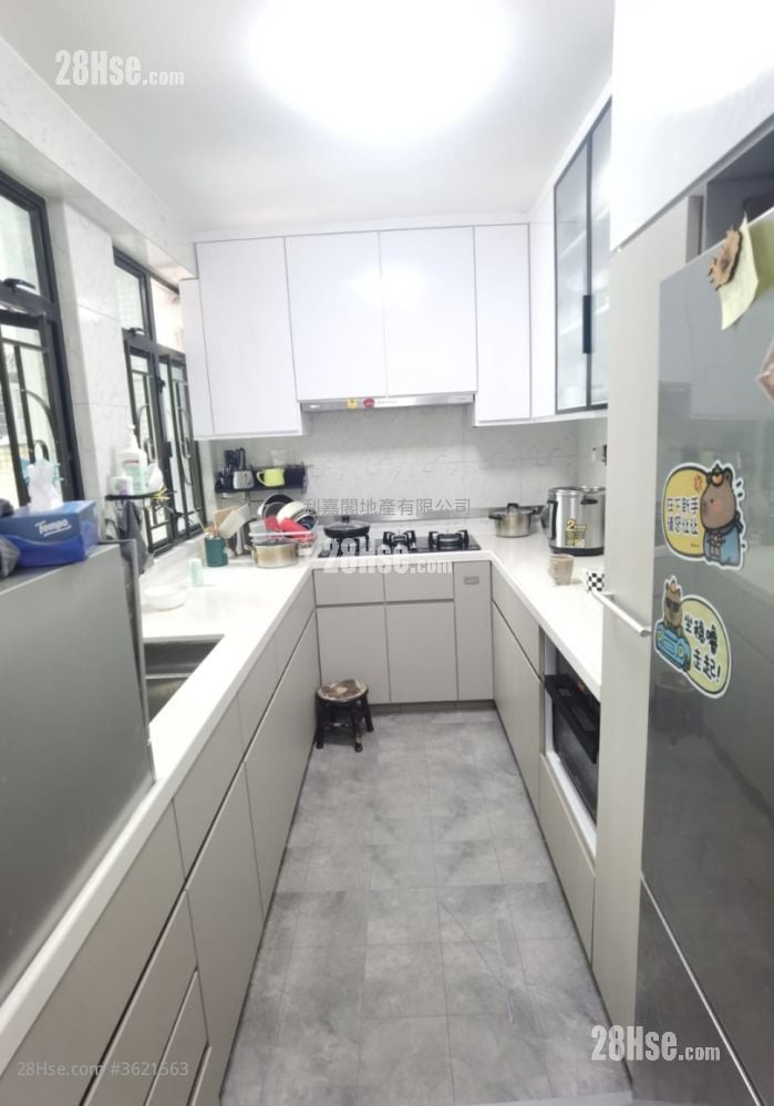 駿景園 售盤 3 房 , 2 浴室 1,370 平方呎 駿景園 售盤 3 房 , 2 浴室 1,370 平方呎