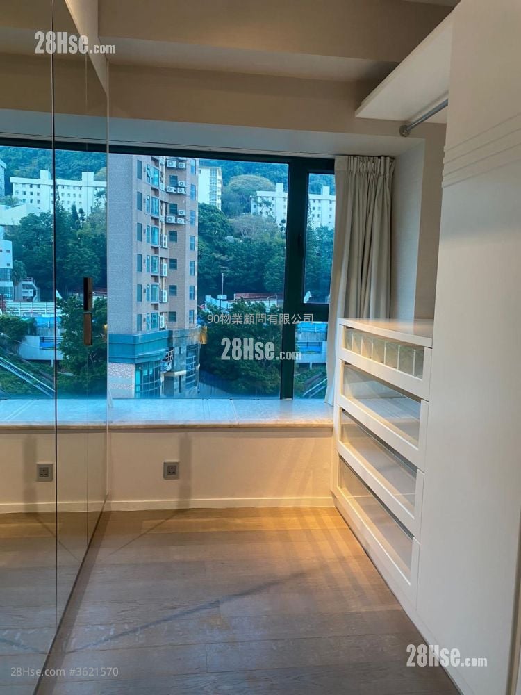 University Heights Sell 805 ft² University Heights Sell 805 ft²