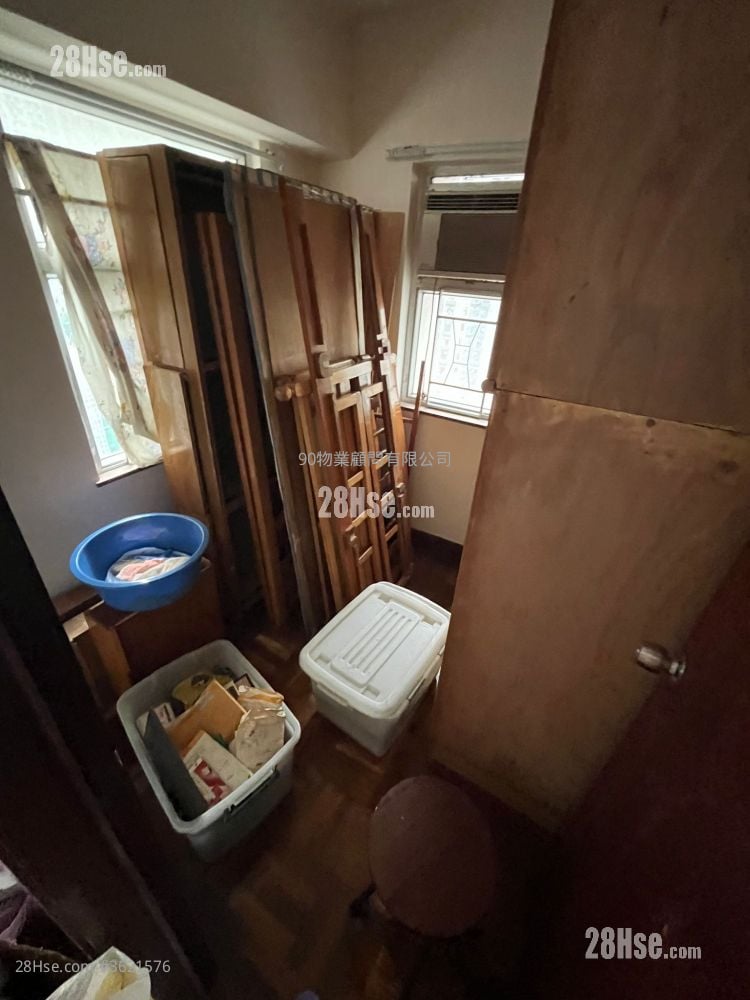 Charming Court Sell 287 ft² Charming Court Sell 287 ft²