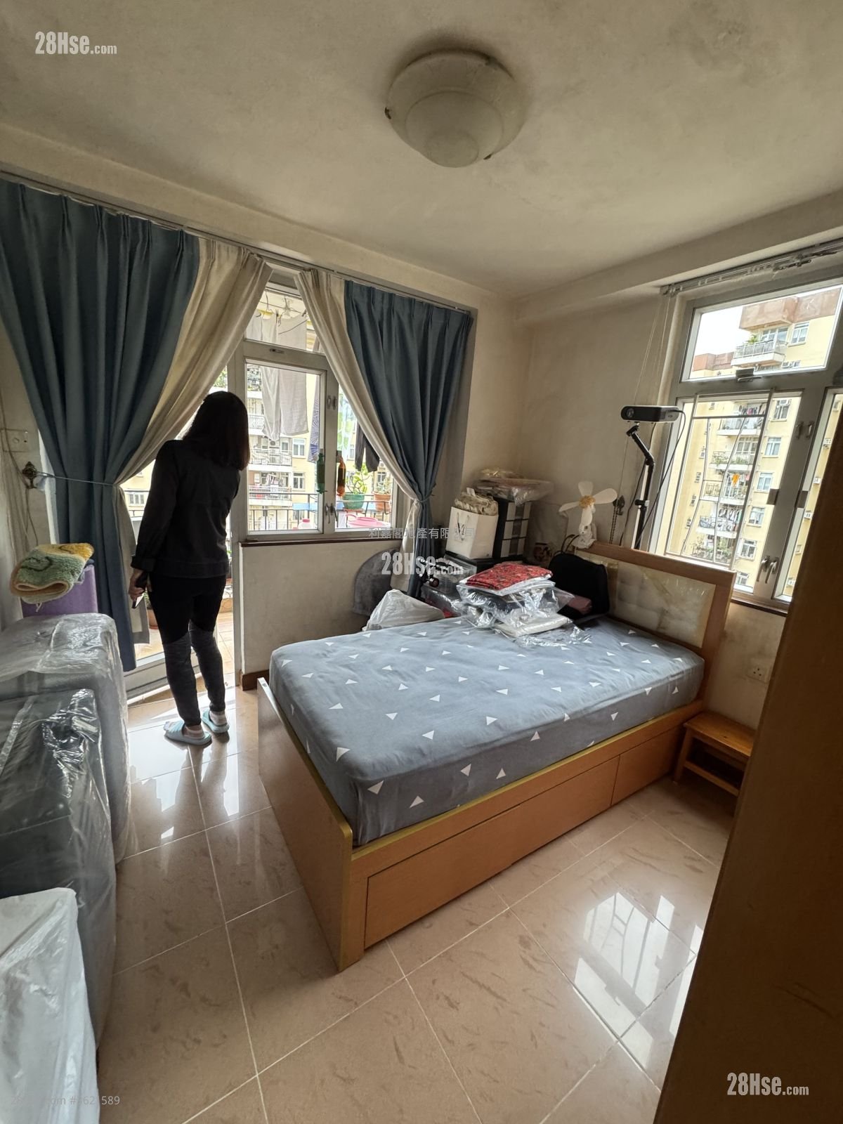 Mei Foo Sun Chuen Sell 3 Bedrooms , 2 Bathrooms 716 ft² Mei Foo Sun Chuen Sell 3 Bedrooms , 2 Bathrooms 716 ft²