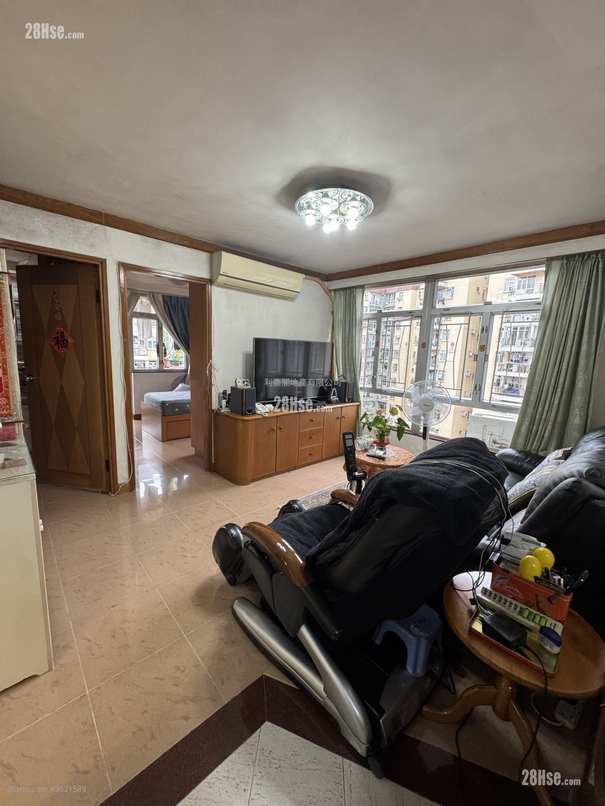 Mei Foo Sun Chuen Sell 3 Bedrooms , 2 Bathrooms 716 ft² Mei Foo Sun Chuen Sell 3 Bedrooms , 2 Bathrooms 716 ft²