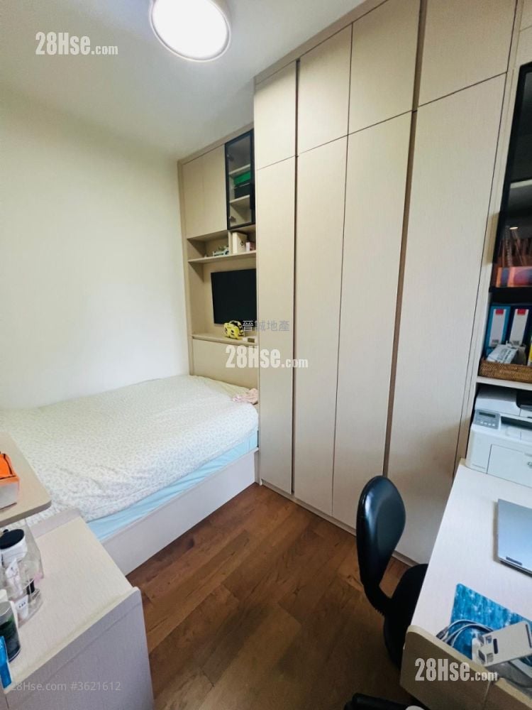 Le Point Sell 2 Bedrooms , 1 Bathroom 445 ft² Le Point Sell 2 Bedrooms , 1 Bathroom 445 ft²