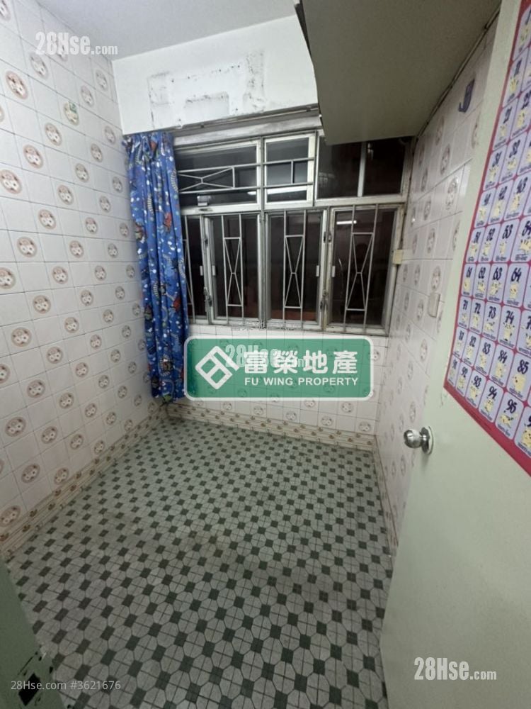 Fuk Wo Mansion Sell 3 Bedrooms , 1 Bathroom 330 ft² Fuk Wo Mansion Sell 3 Bedrooms , 1 Bathroom 330 ft²