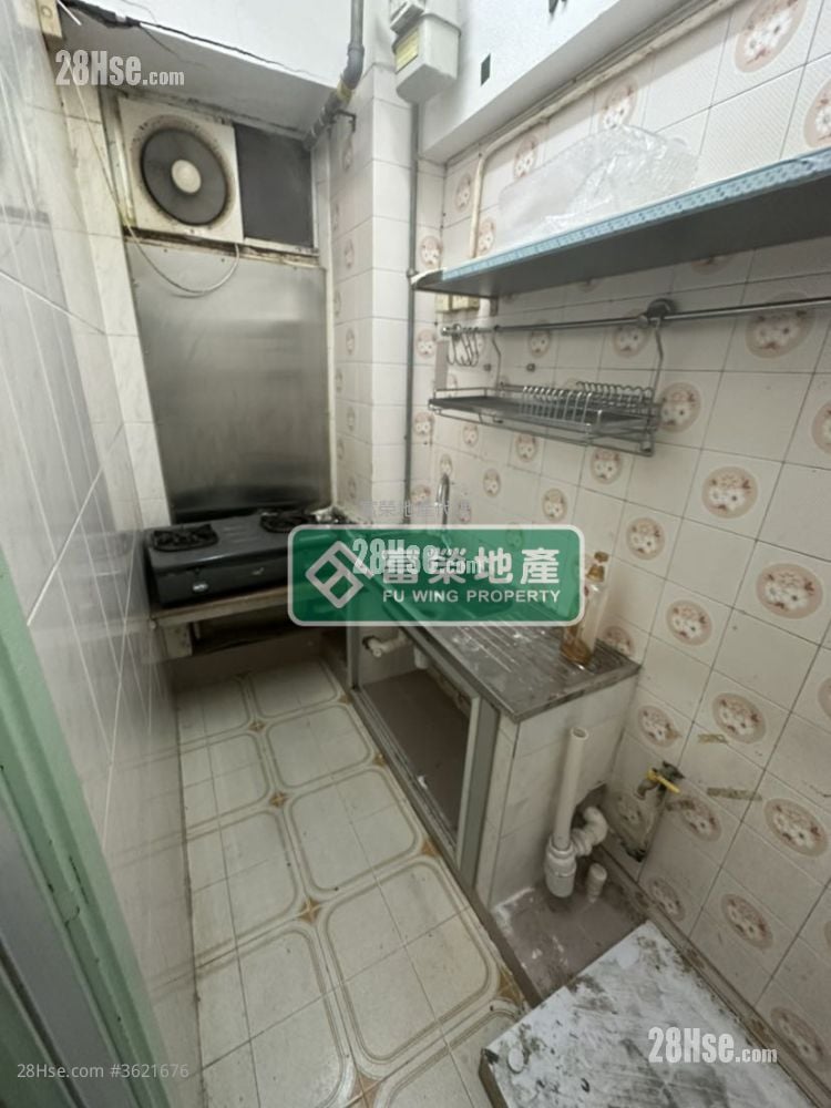 Fuk Wo Mansion Sell 3 Bedrooms , 1 Bathroom 330 ft² Fuk Wo Mansion Sell 3 Bedrooms , 1 Bathroom 330 ft²
