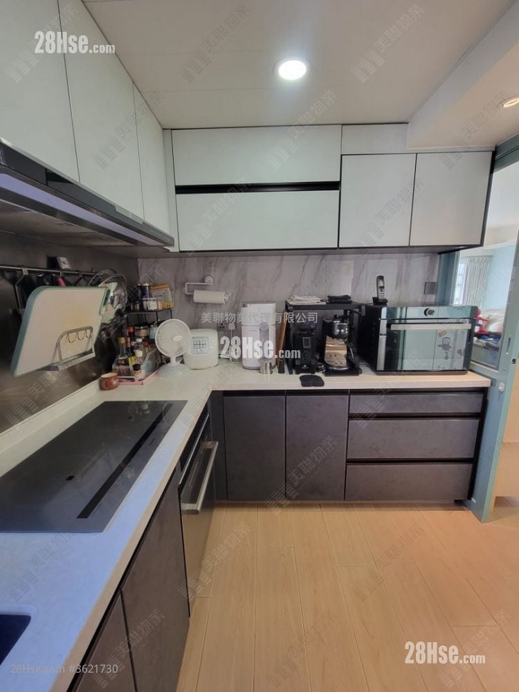 Parc Regal Sell 3 Bedrooms , 2 Bathrooms 789 ft² Parc Regal Sell 3 Bedrooms , 2 Bathrooms 789 ft²