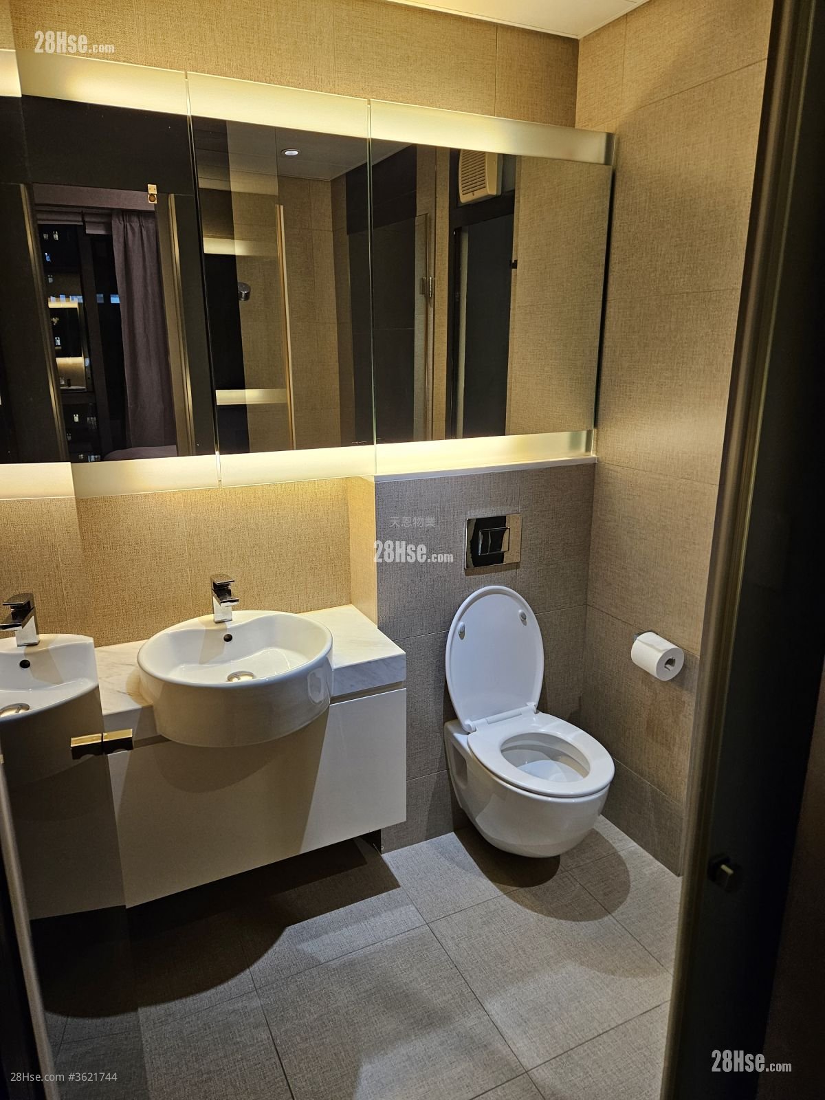 Queen's Cube Rental 1 Bedroom , 1 Bathroom 377 ft² Queen's Cube Rental 1 Bedroom , 1 Bathroom 377 ft²